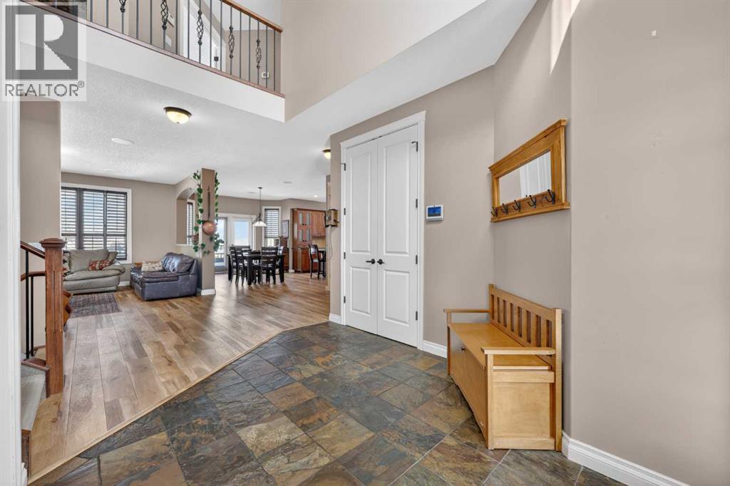 14 Cameron Close, Okotoks, Alberta  T1S 2E8 - Photo 3 - A2302565