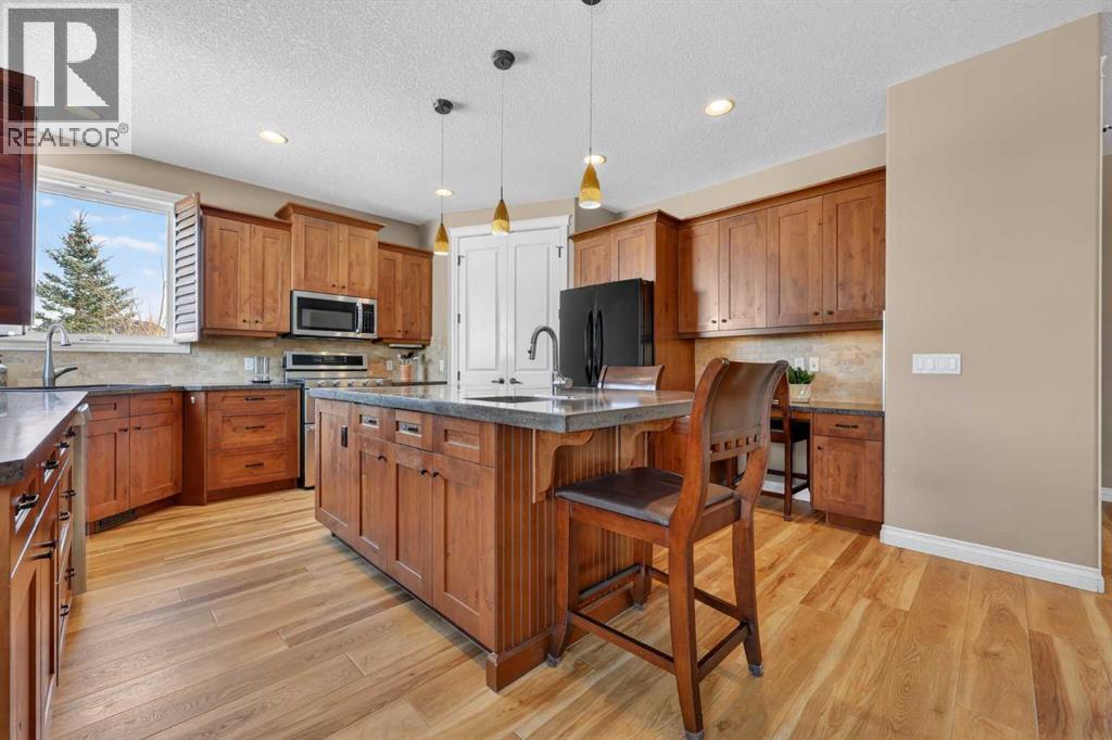 14 Cameron Close, Okotoks, Alberta  T1S 2E8 - Photo 9 - A2302565