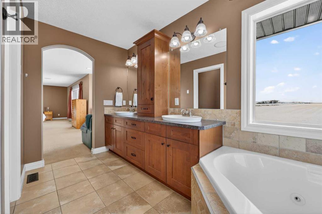 14 Cameron Close, Okotoks, Alberta  T1S 2E8 - Photo 23 - A2302565