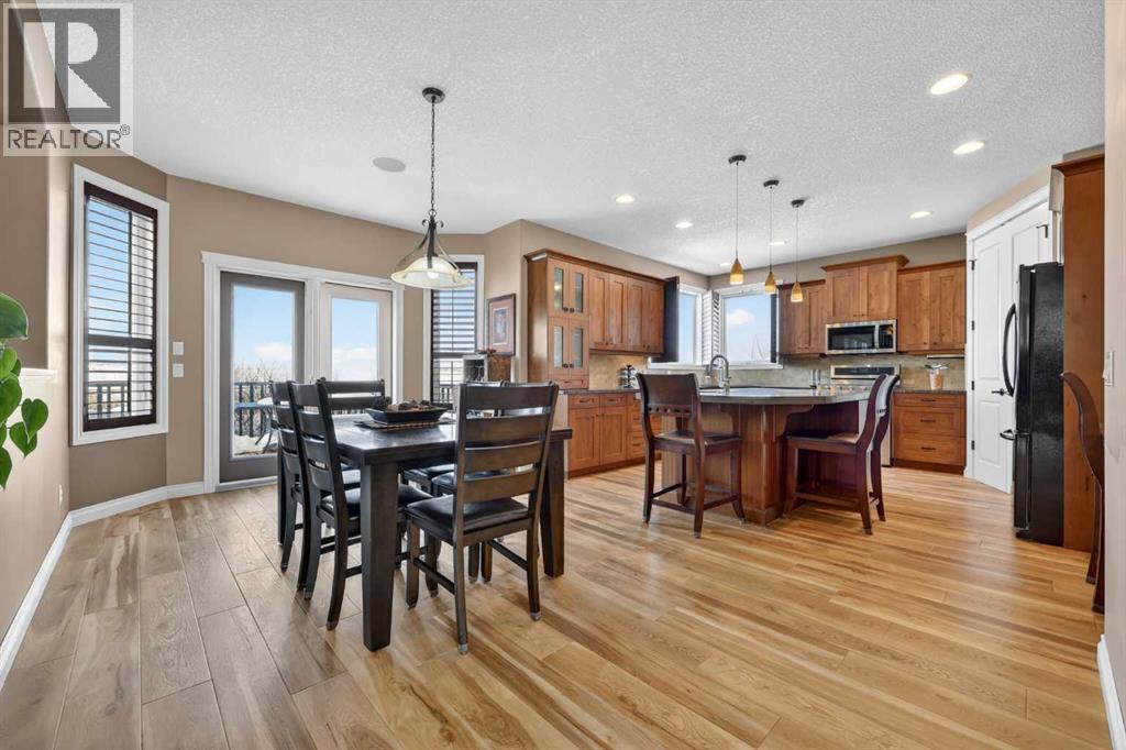 14 Cameron Close, Okotoks, Alberta  T1S 2E8 - Photo 8 - A2302565