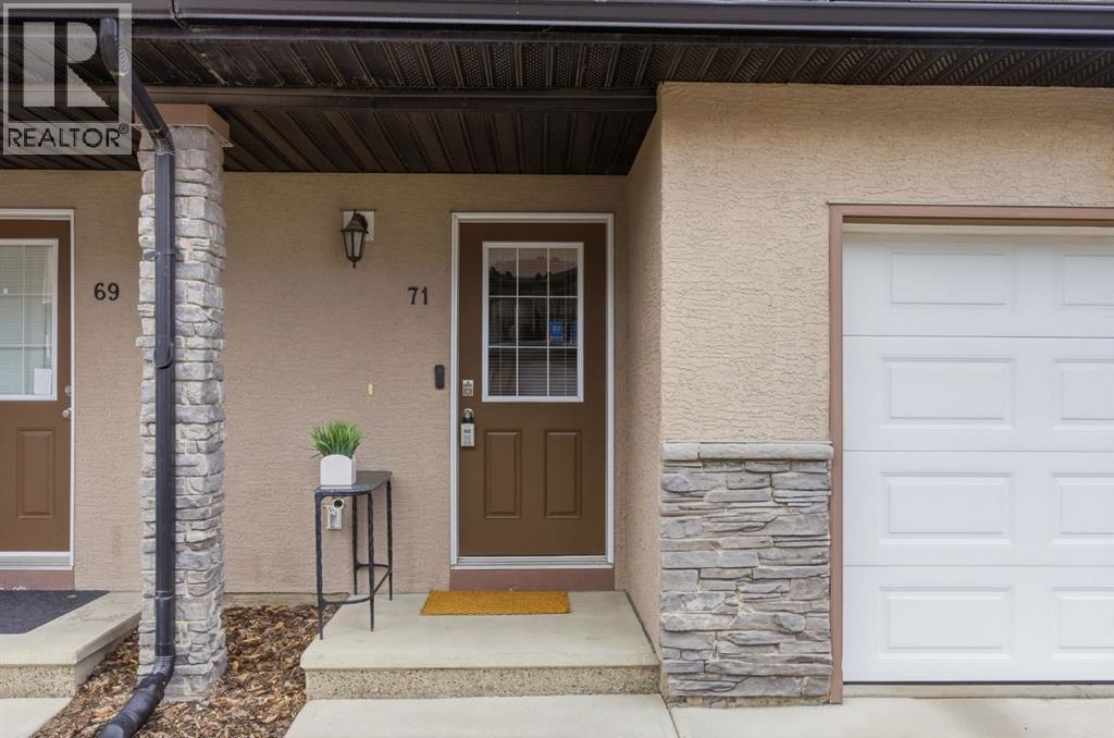 71 Cimarron Vista Gardens, Okotoks, Alberta  T1S 0G3 - Photo 2 - A2303911
