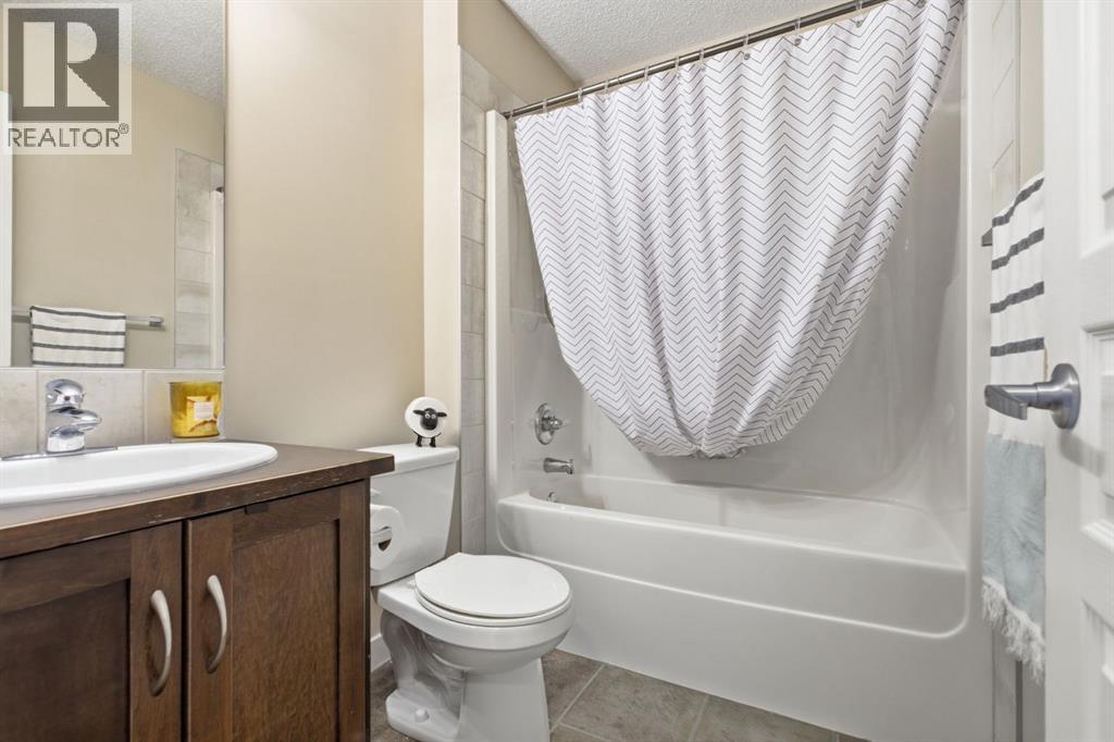 71 Cimarron Vista Gardens, Okotoks, Alberta  T1S 0G3 - Photo 23 - A2303911