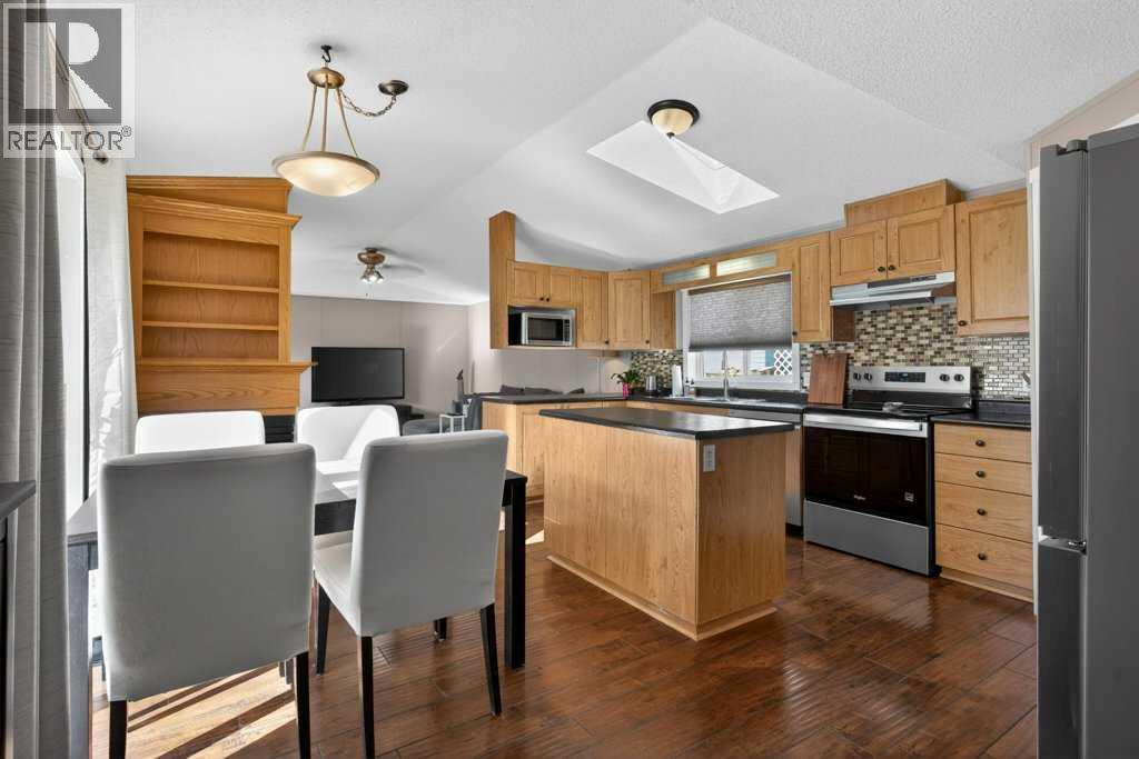 516, 3223 83 Street NW, Calgary, Alberta  T2B 5N7 - Photo 4 - A2305136