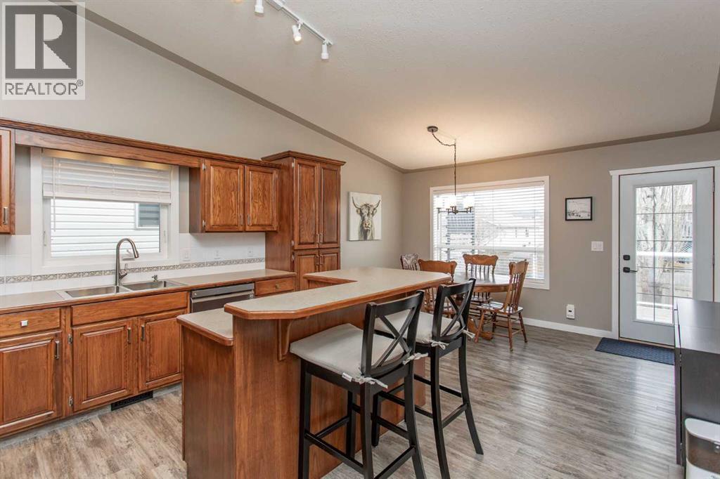 52 Archibald Crescent, Red Deer, Alberta  T4R 2X4 - Photo 9 - A2302649