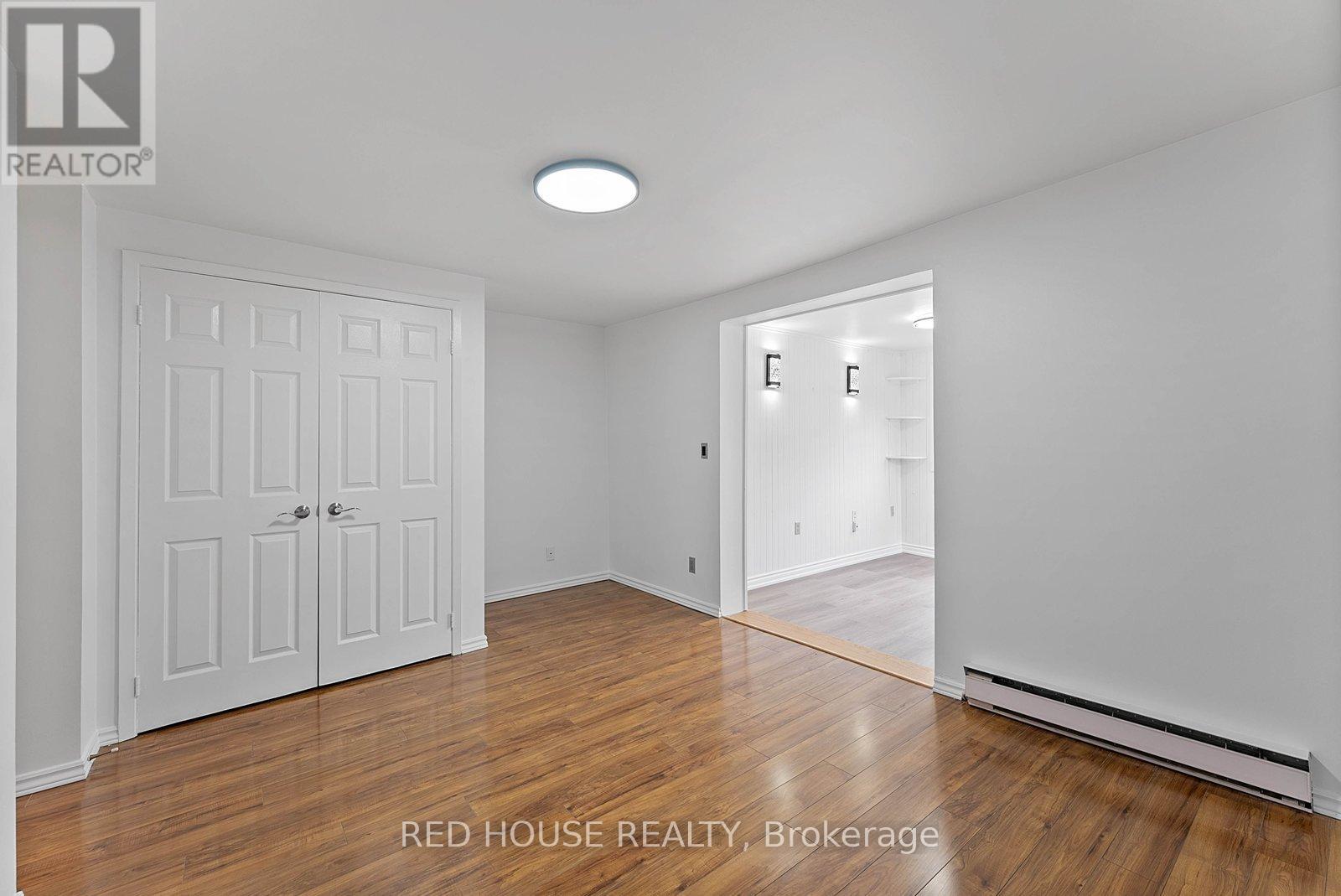 Upper - 37 Connaught Avenue, Toronto, Ontario  M4L 2V8 - Photo 22 - E12846964