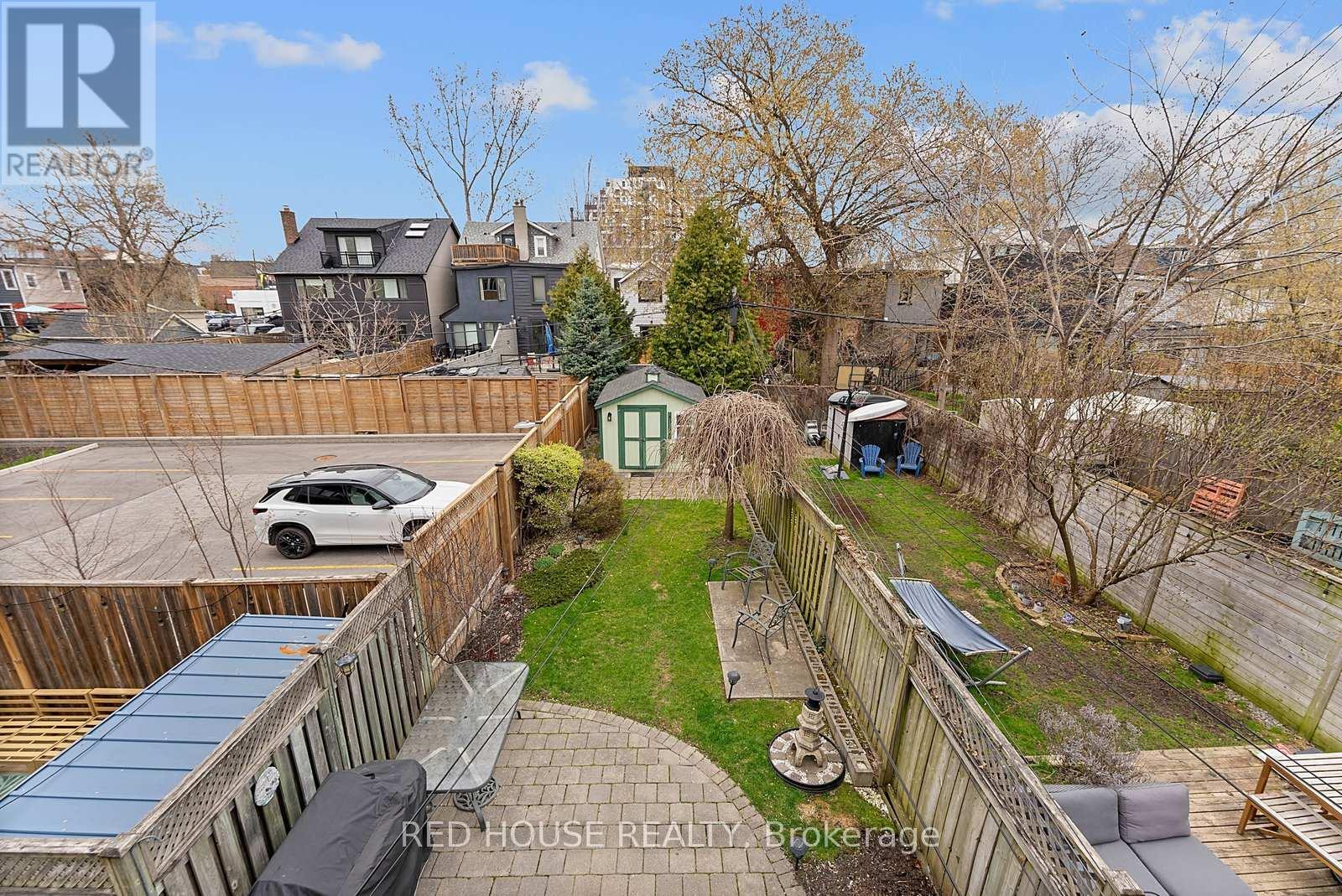 Upper - 37 Connaught Avenue, Toronto, Ontario  M4L 2V8 - Photo 32 - E12846964