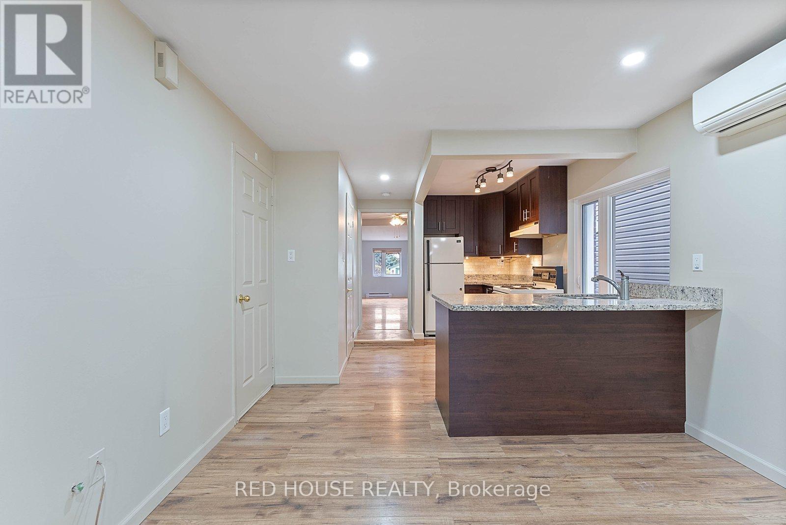 Main - 37 Connaught Avenue, Toronto, Ontario  M4L 2V8 - Photo 12 - E12887728