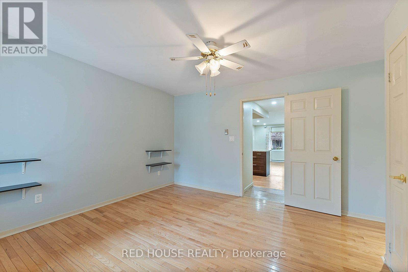 Main - 37 Connaught Avenue, Toronto, Ontario  M4L 2V8 - Photo 20 - E12887728