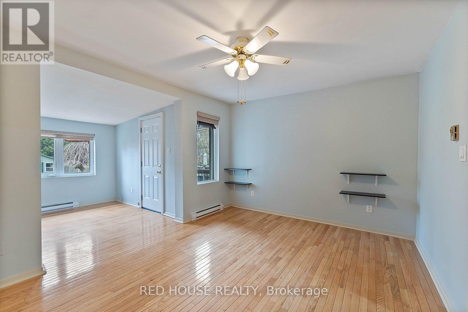 Main - 37 Connaught Avenue, Toronto, Ontario  M4L 2V8 - Photo 18 - E12887728