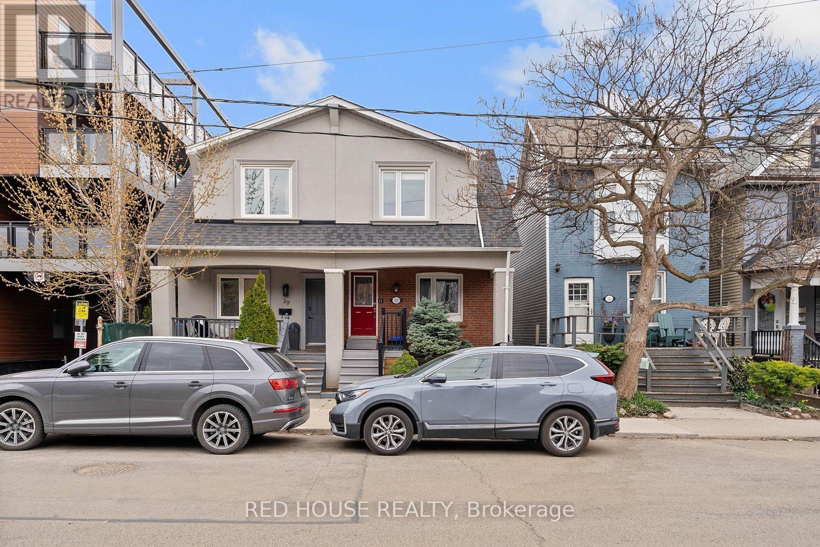 Main - 37 Connaught Avenue, Toronto, Ontario  M4L 2V8 - Photo 2 - E12887728