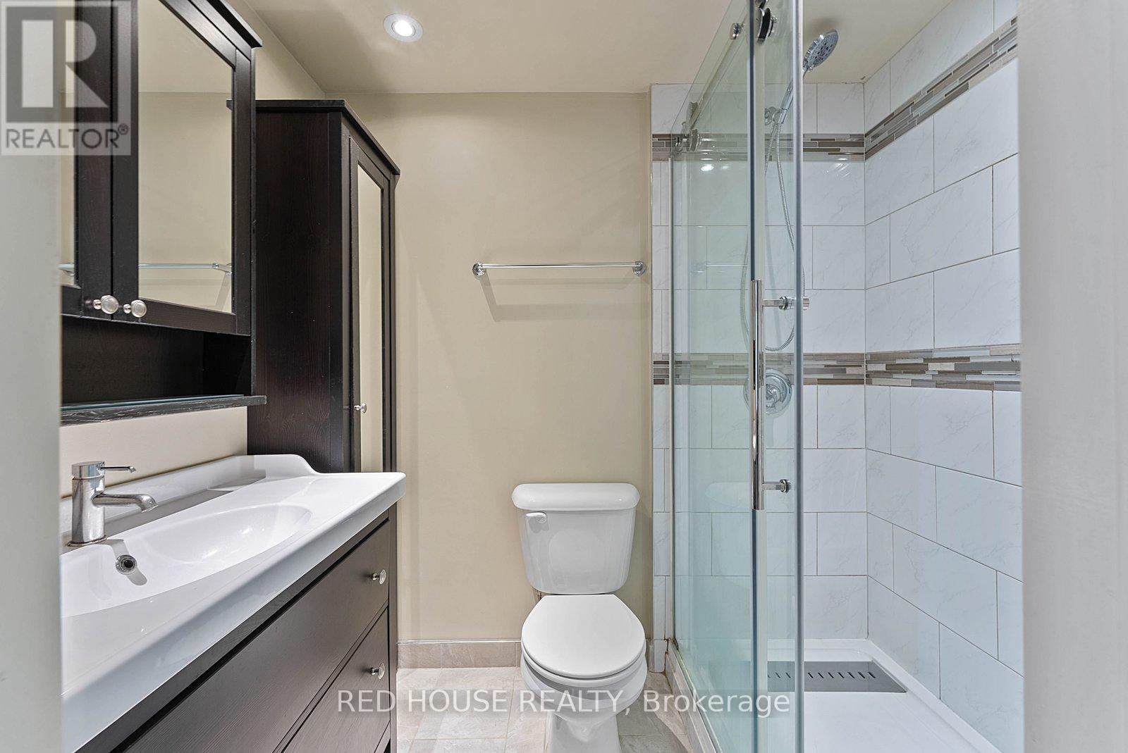 Main - 37 Connaught Avenue, Toronto, Ontario  M4L 2V8 - Photo 27 - E12887728