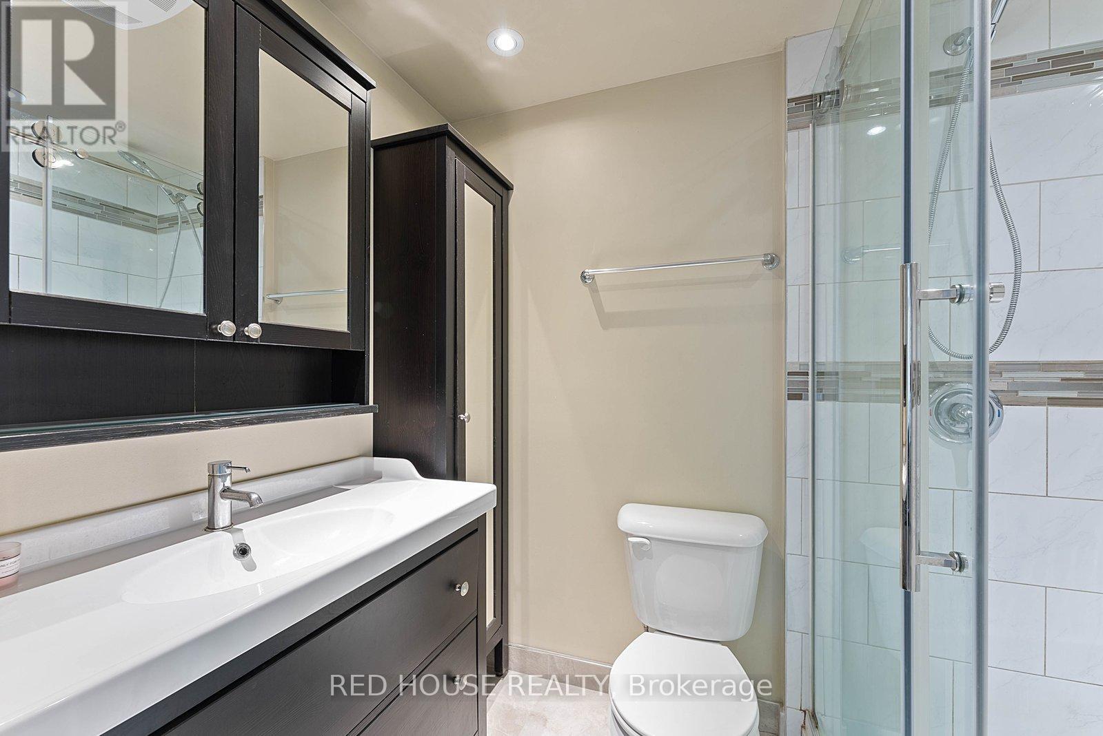 Main - 37 Connaught Avenue, Toronto, Ontario  M4L 2V8 - Photo 29 - E12887728