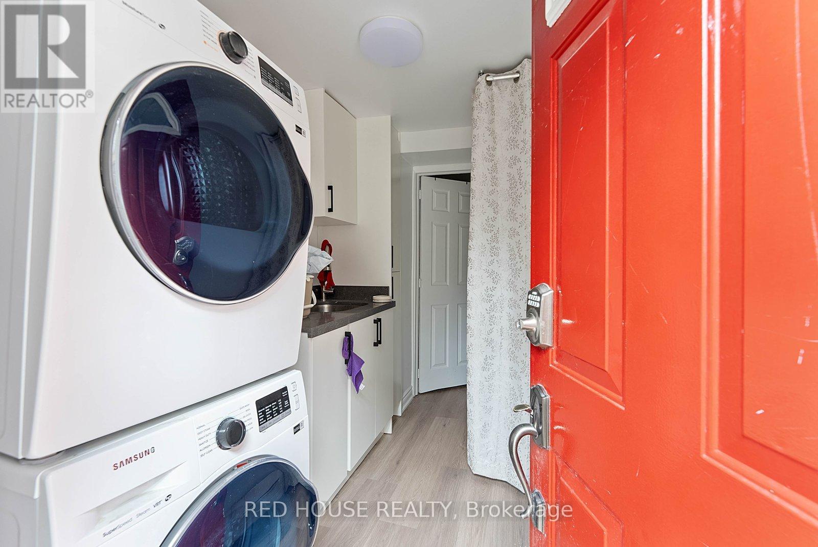 Main - 37 Connaught Avenue, Toronto, Ontario  M4L 2V8 - Photo 30 - E12887728