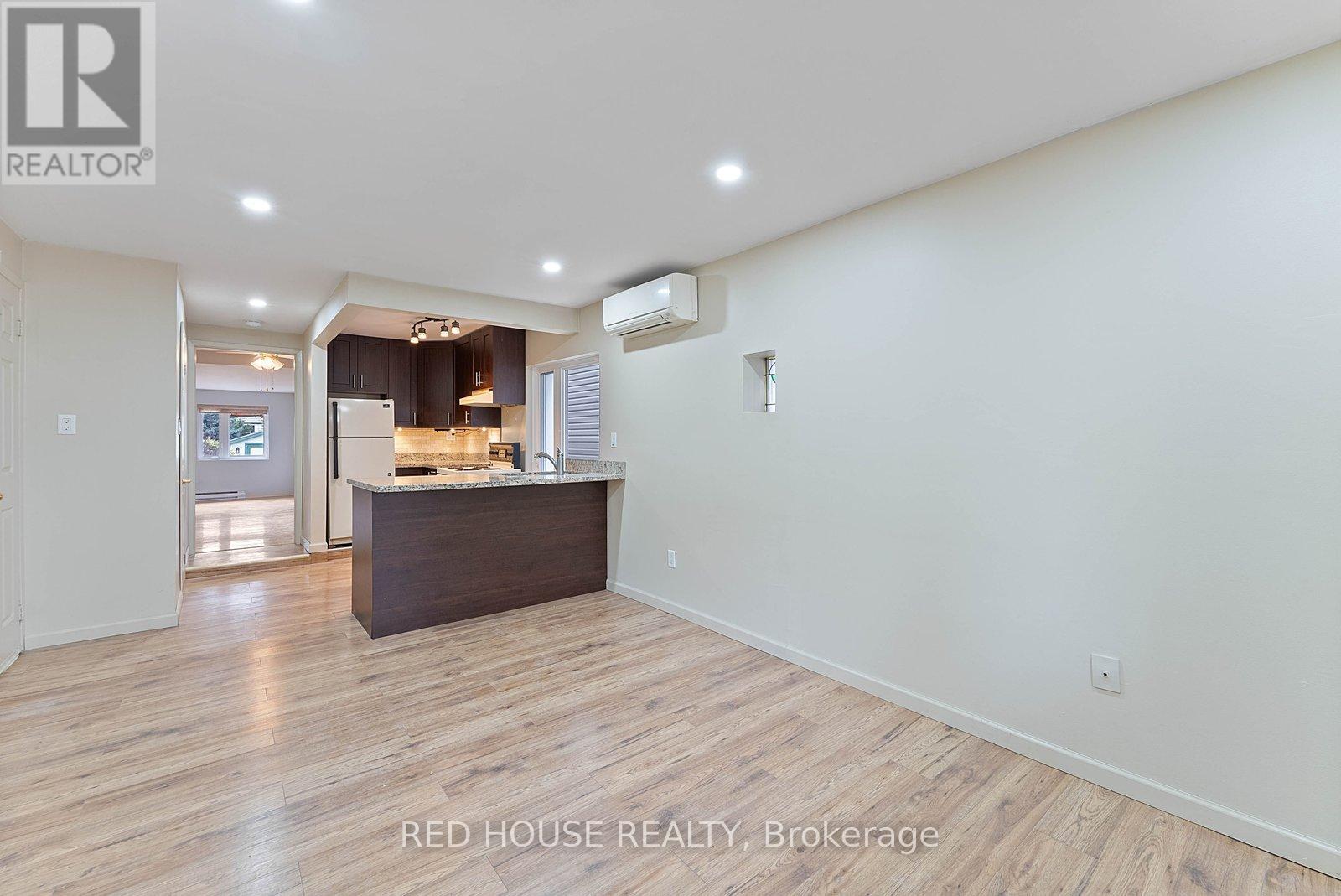 Main - 37 Connaught Avenue, Toronto, Ontario  M4L 2V8 - Photo 6 - E12887728