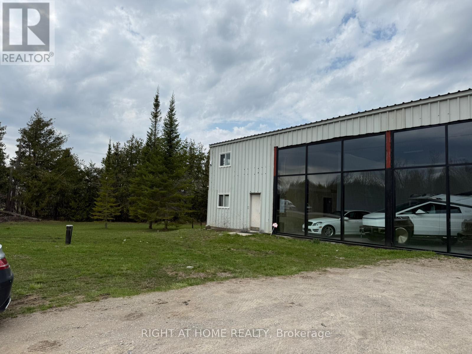 4988 Baseline Road, Georgina, Ontario  L0E 1R0 - Photo 3 - N13044526