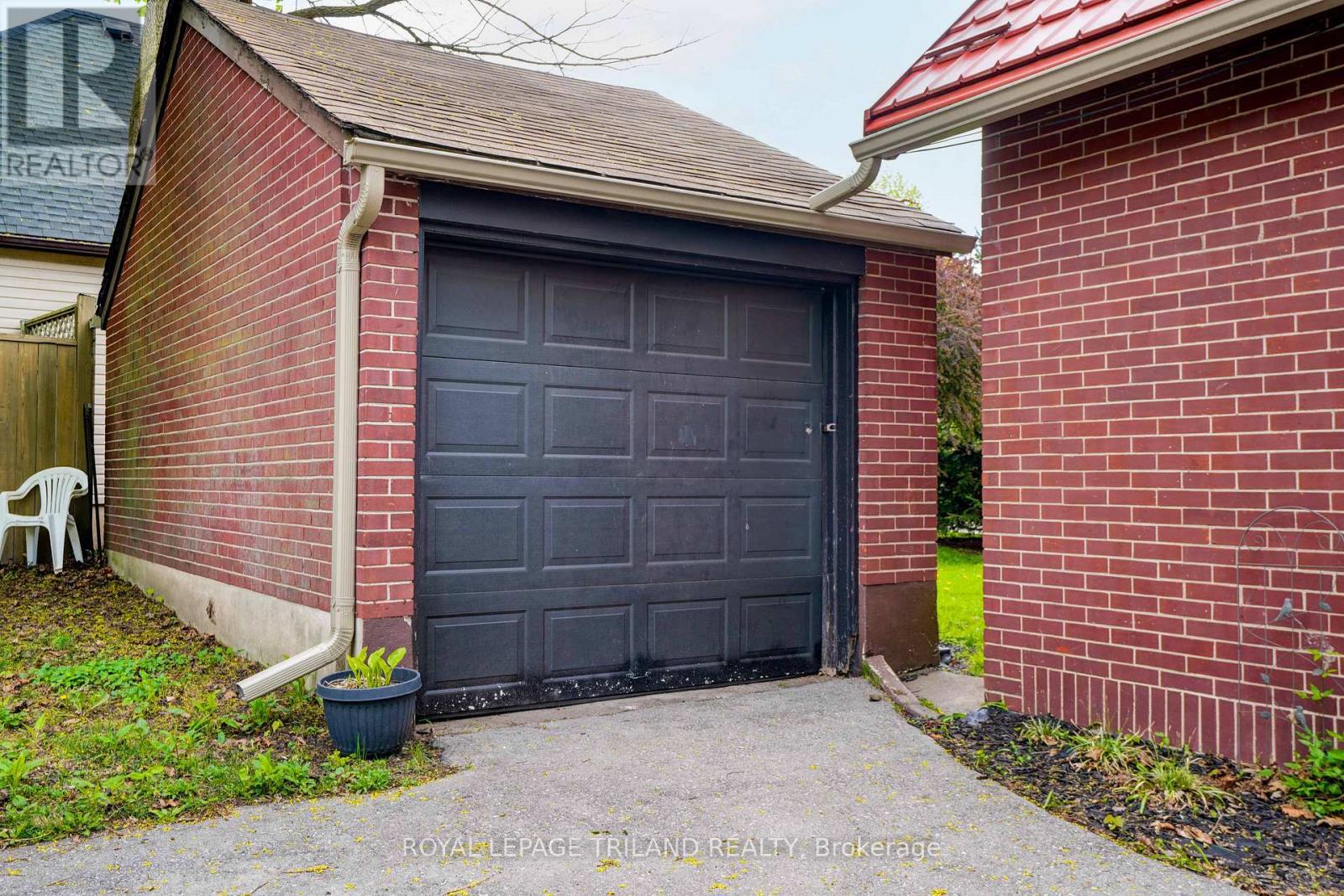 1 Woodland Place, London South, Ontario  N6C 1H9 - Photo 9 - X12902696