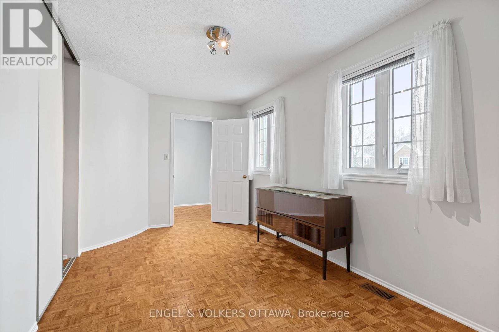 3 Balding Crescent, Ottawa, Ontario  K2K 2L4 - Photo 21 - X12980156