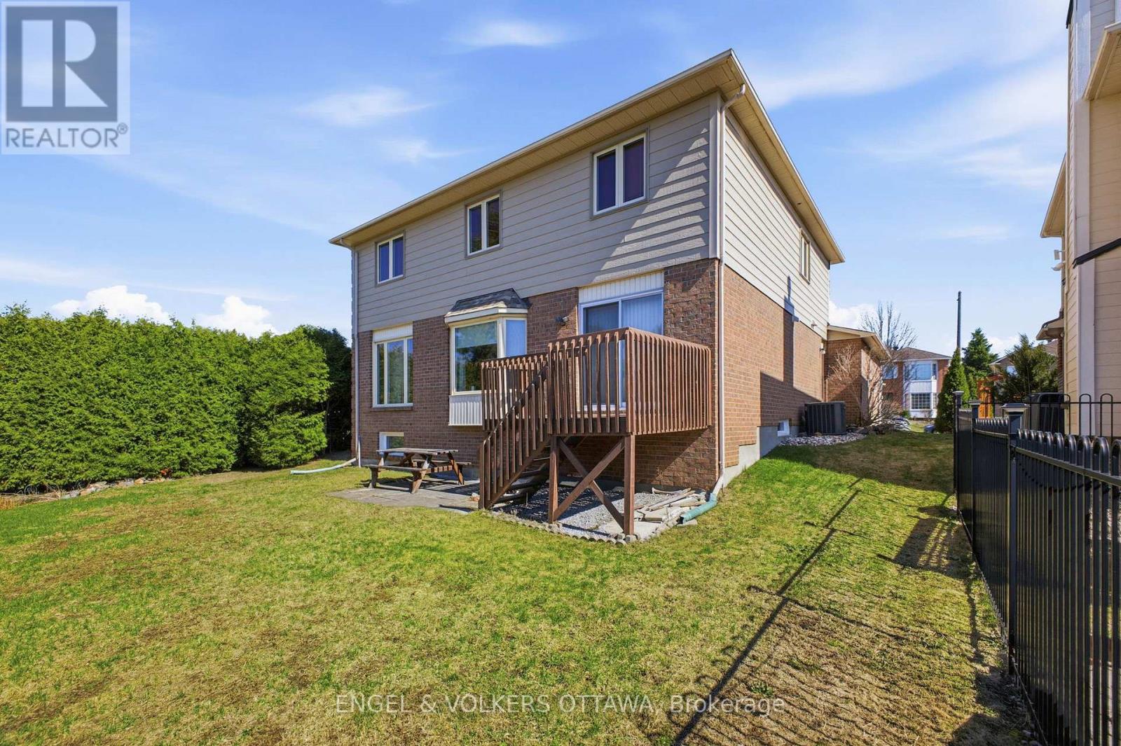 3 Balding Crescent, Ottawa, Ontario  K2K 2L4 - Photo 29 - X12980156