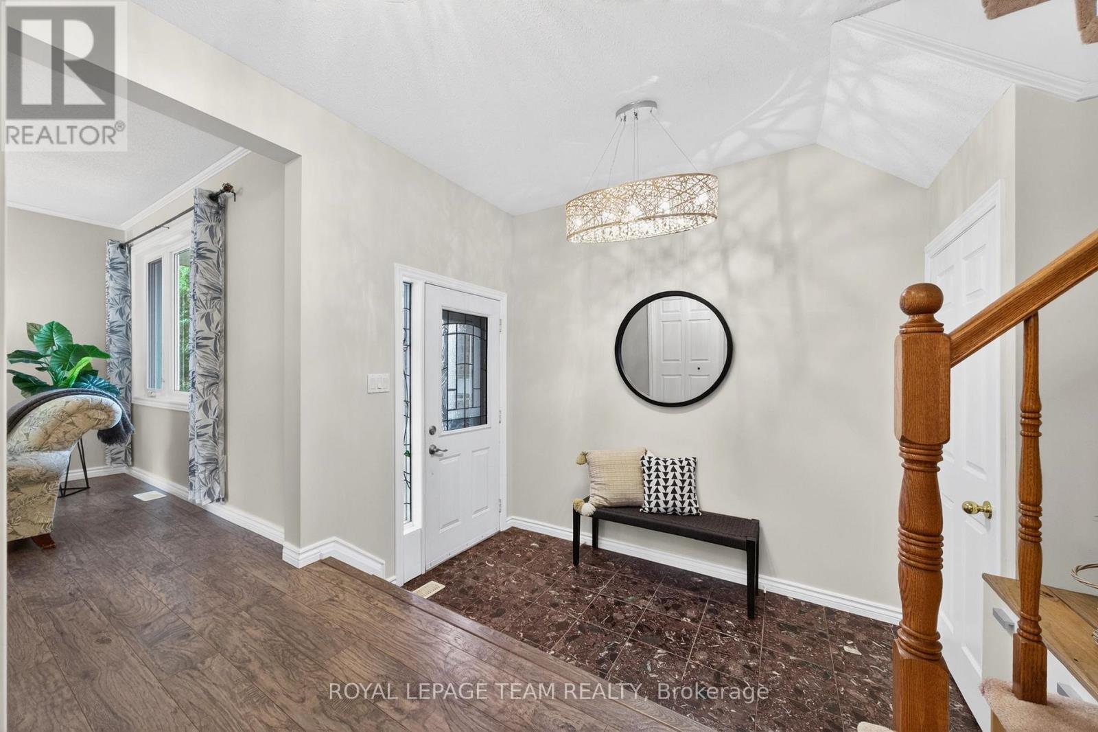 23 Inwood Drive, Ottawa, Ontario  K2M 1Z6 - Photo 4 - X13042168