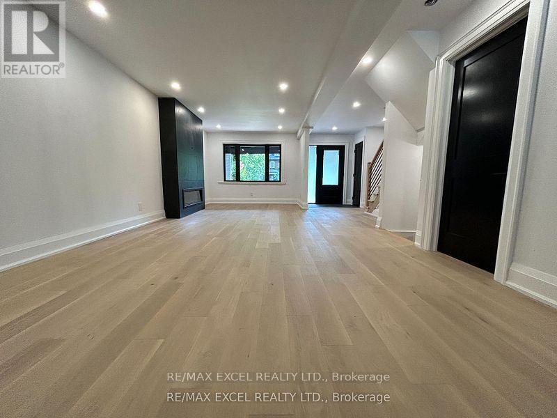 34 RAYMOND AVENUE, Toronto, Ontario