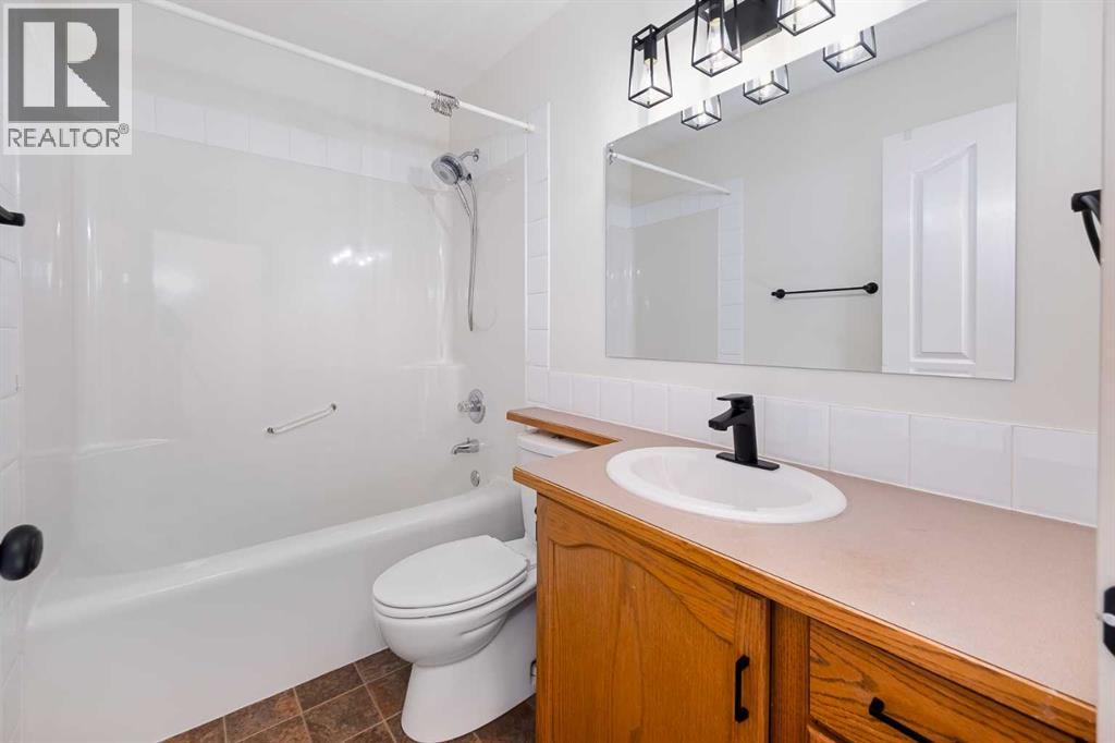 203 Cambridge Bay, Strathmore, Alberta  T1P 1R9 - Photo 33 - A2301033