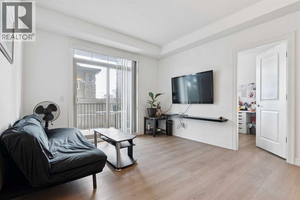 116, 117 Copperpond Common Se, Calgary, Alberta  T2Z 5E2 - Photo 7 - A2303201