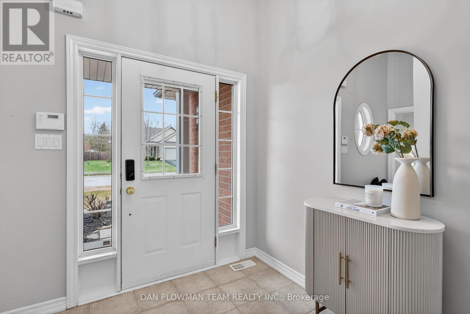 10 Springbank Road, Kawartha Lakes, Ontario  K0L 2W0 - Photo 6 - X13044510