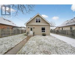 332 QUEEN STREET N, Norfolk, Ontario