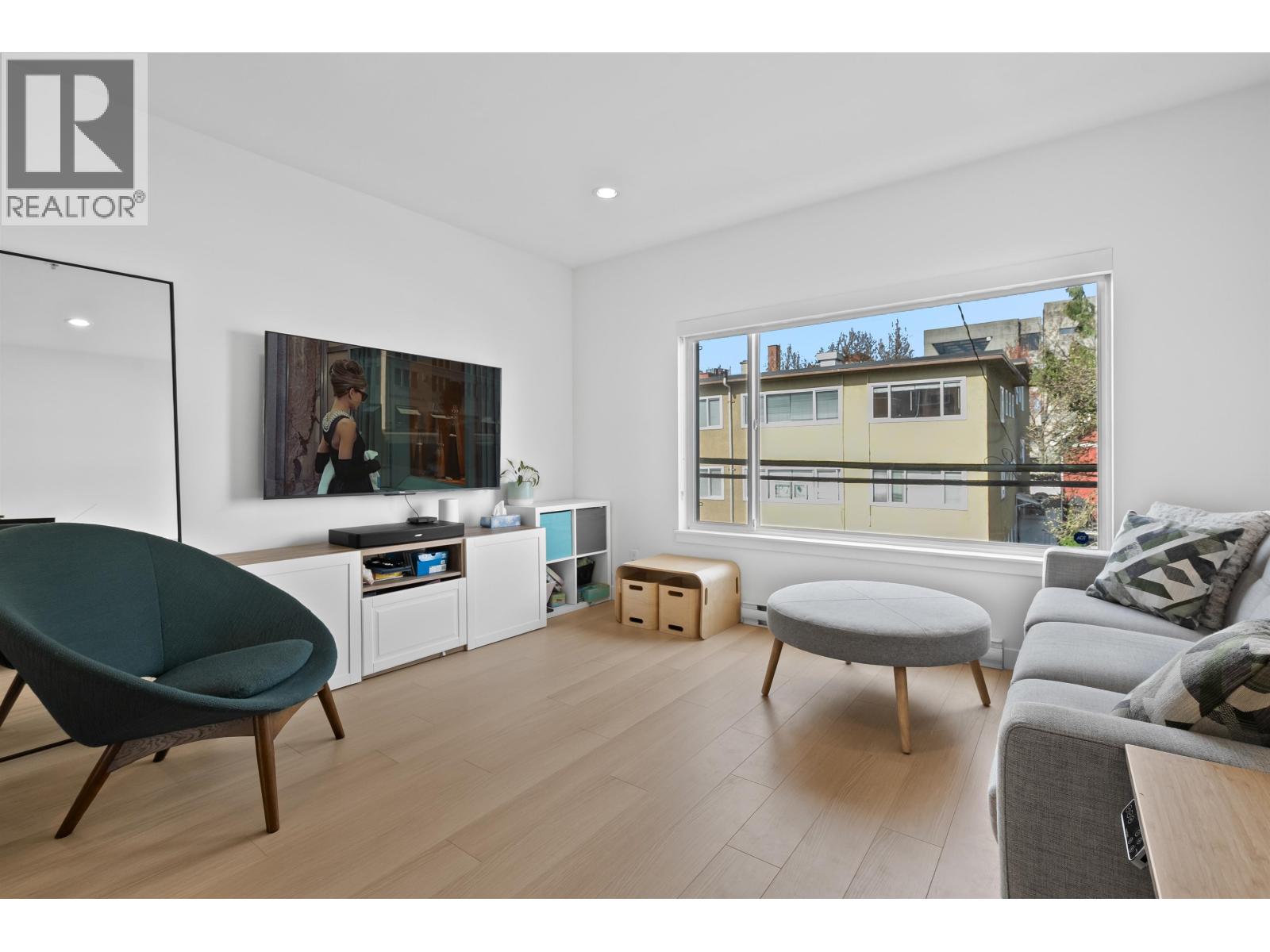 216 455 E 16th Avenue, Vancouver, British Columbia  V5T 2T8 - Photo 3 - R3107827