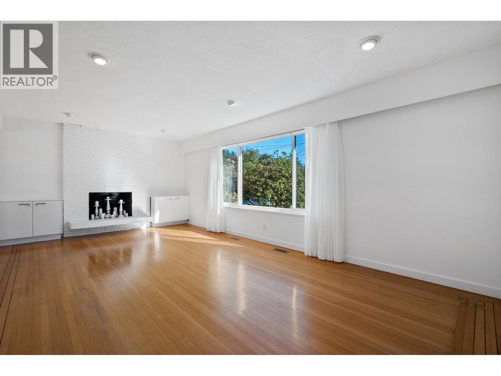 2039 COMPTON COURT, Coquitlam, British Columbia