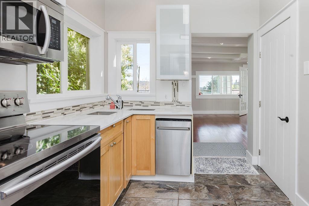 462 Central Avenue, Gibsons, British Columbia  V0N 1V1 - Photo 9 - R3115794