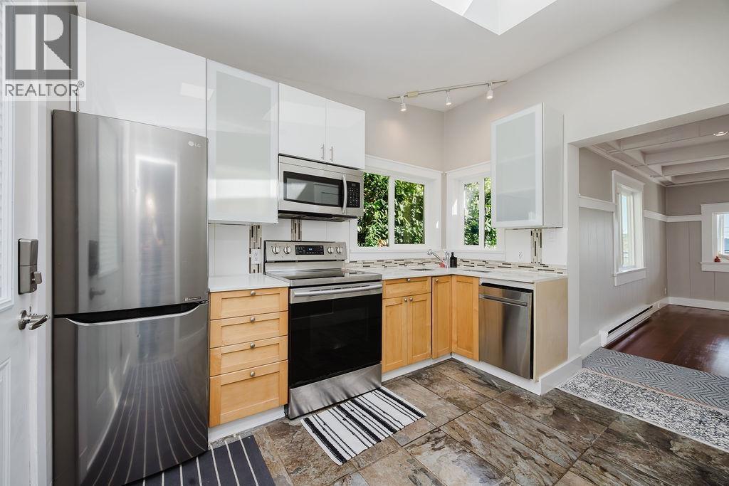 462 Central Avenue, Gibsons, British Columbia  V0N 1V1 - Photo 7 - R3115794