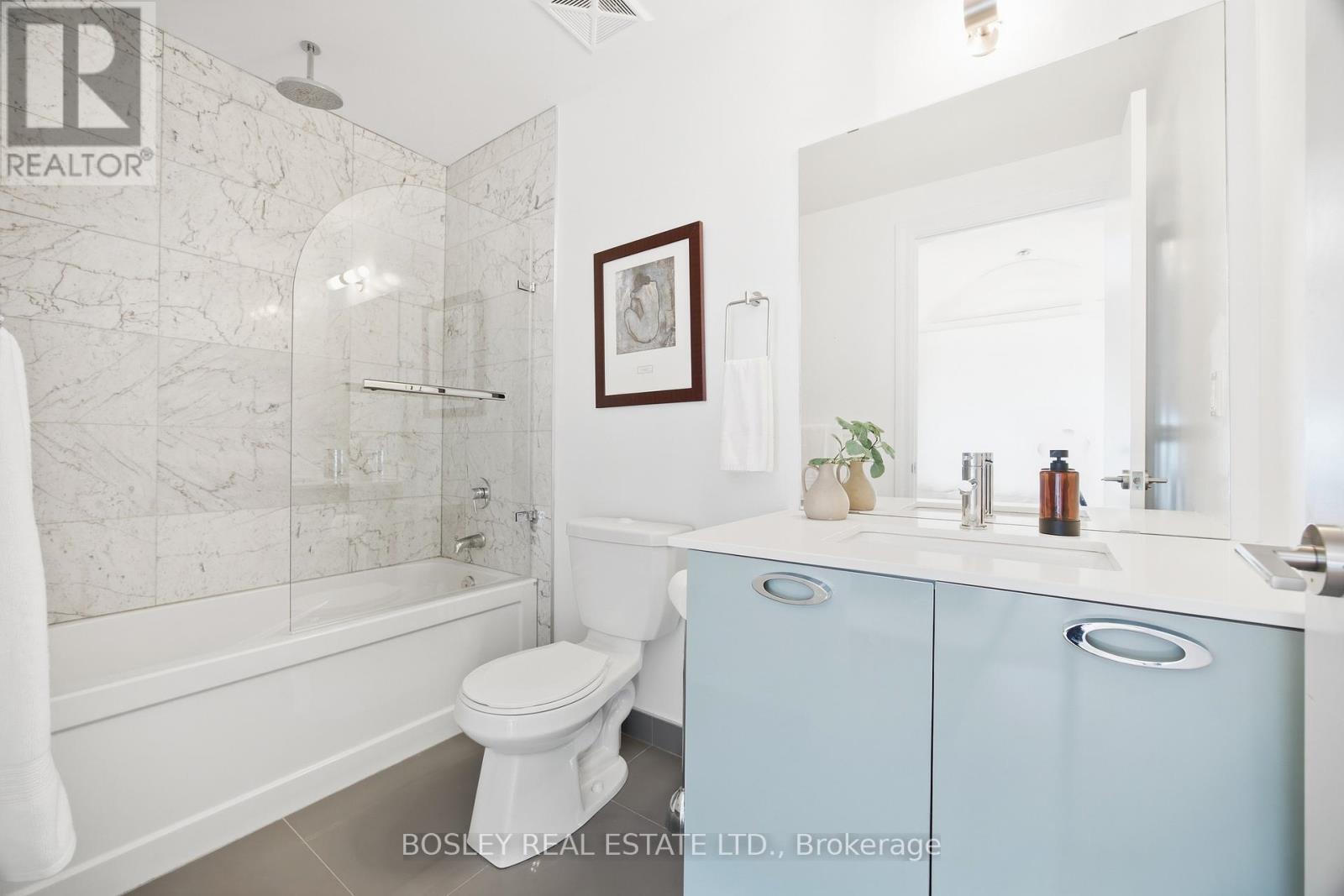 17 Vince Avenue, Toronto, Ontario  M4L 0A6 - Photo 12 - E13009442