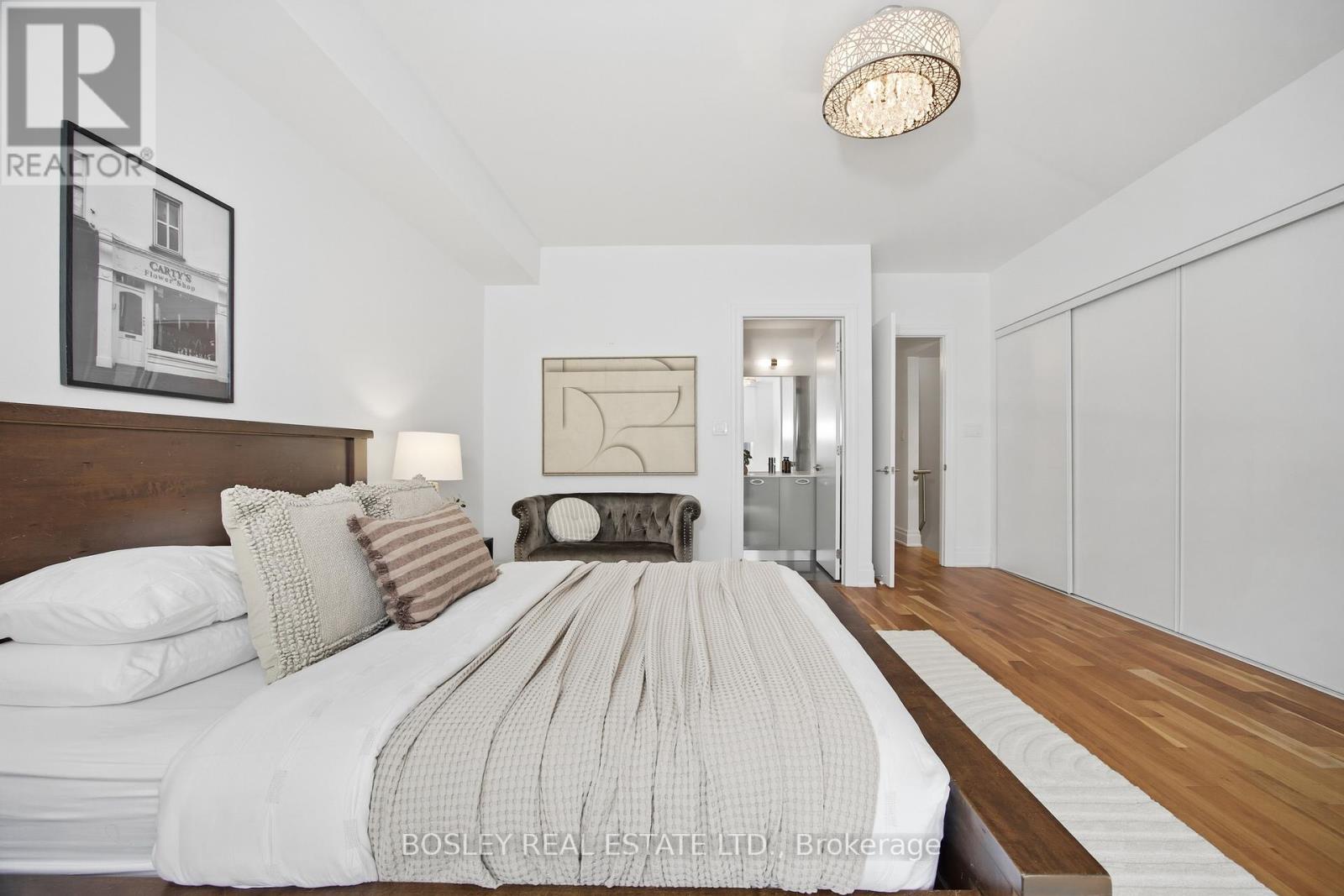 17 Vince Avenue, Toronto, Ontario  M4L 0A6 - Photo 11 - E13009442