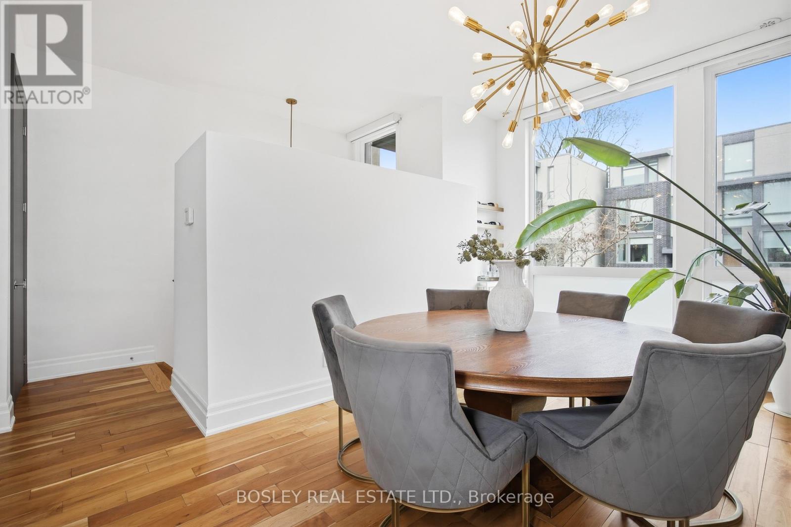 17 Vince Avenue, Toronto, Ontario  M4L 0A6 - Photo 9 - E13009442