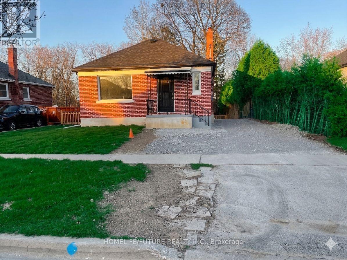 MAIN - 859 GRIERSON STREET, Oshawa, Ontario