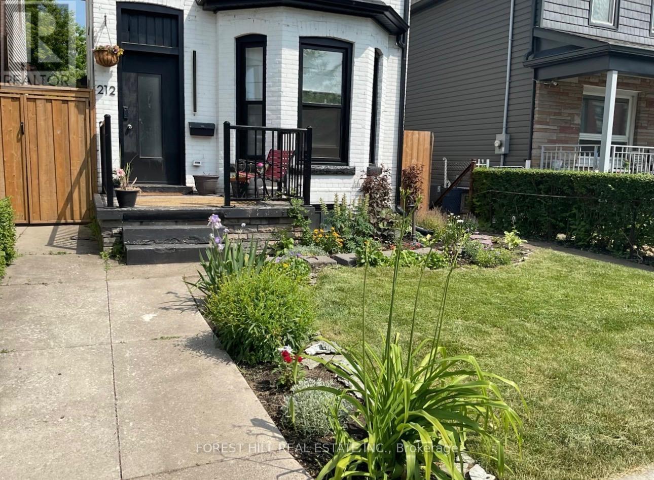 212 Gibson Avenue, Hamilton, Ontario  L8L 6K1 - Photo 3 - X12864148