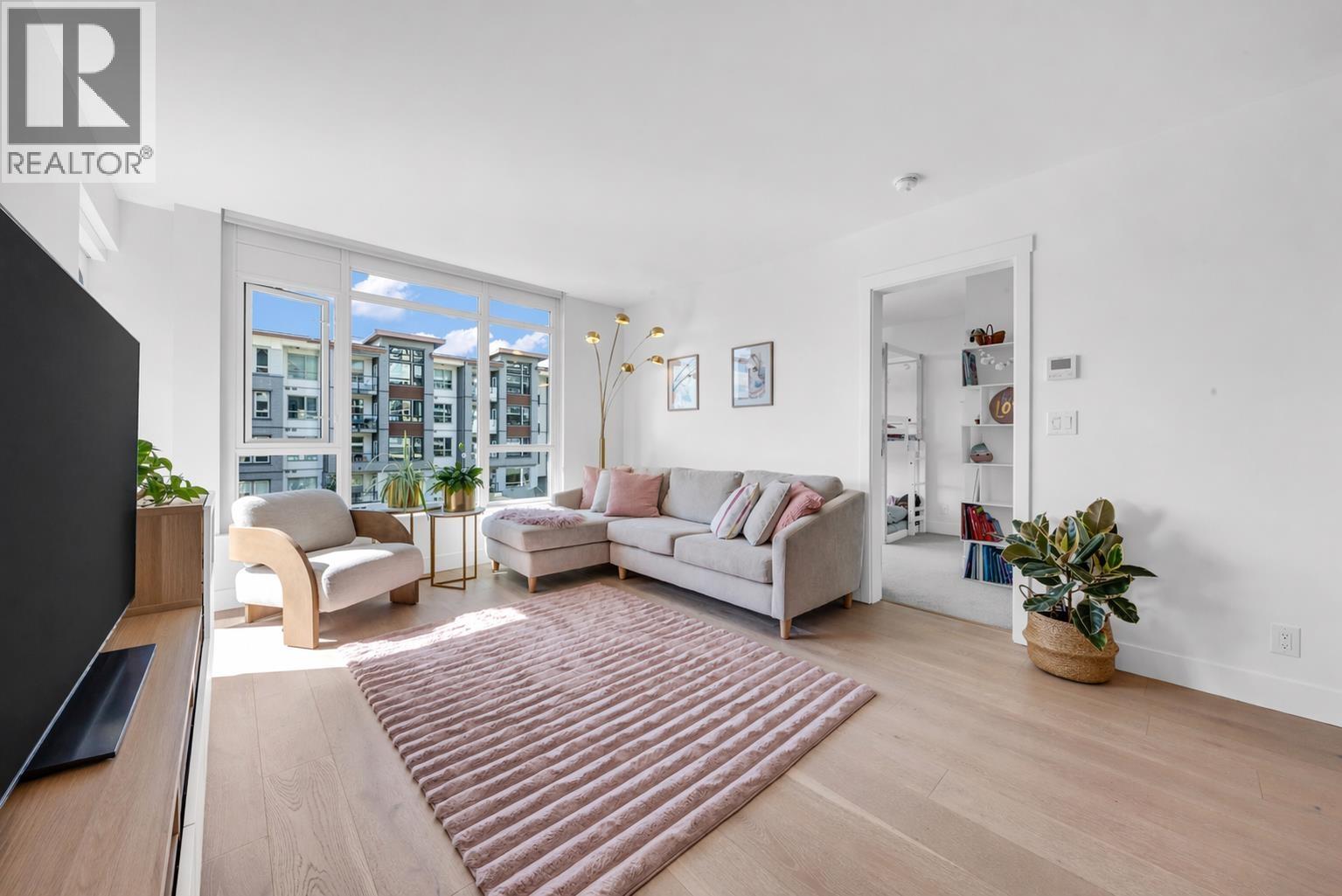 305 2707 Library Lane, North Vancouver, British Columbia  V7J 0C6 - Photo 4 - R3114615