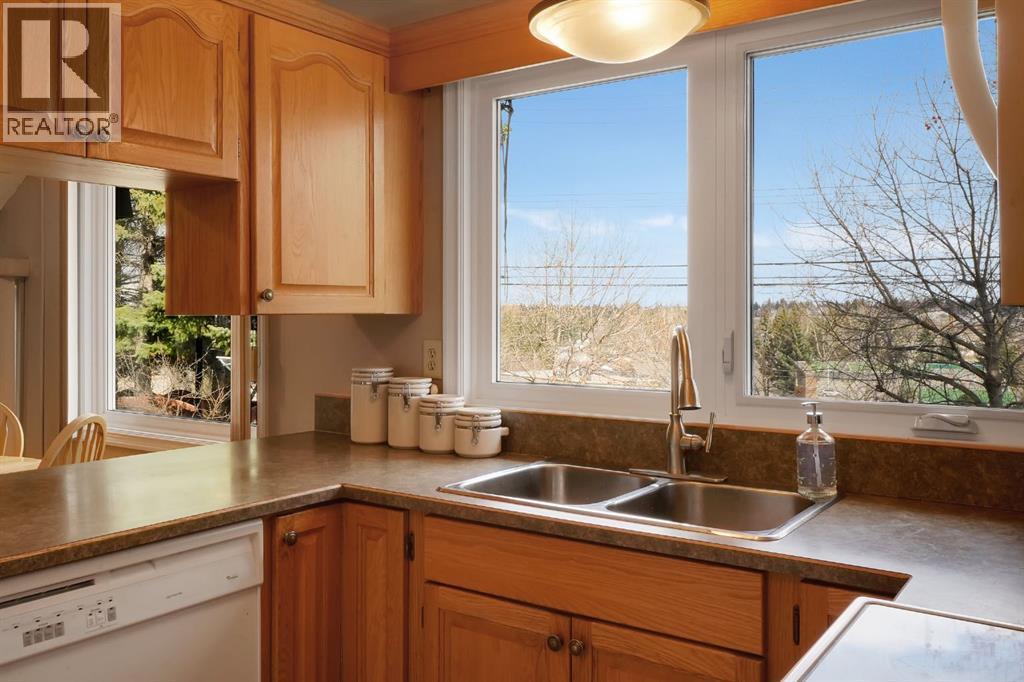 1102 Lake Christina Way Se, Calgary, Alberta  T2J 2R3 - Photo 15 - A2296764