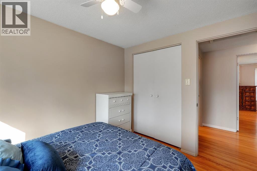 1102 Lake Christina Way Se, Calgary, Alberta  T2J 2R3 - Photo 35 - A2296764