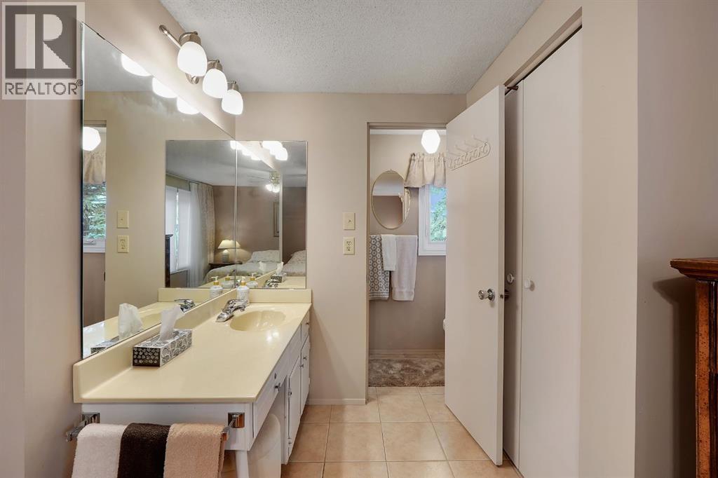 1102 Lake Christina Way Se, Calgary, Alberta  T2J 2R3 - Photo 30 - A2296764