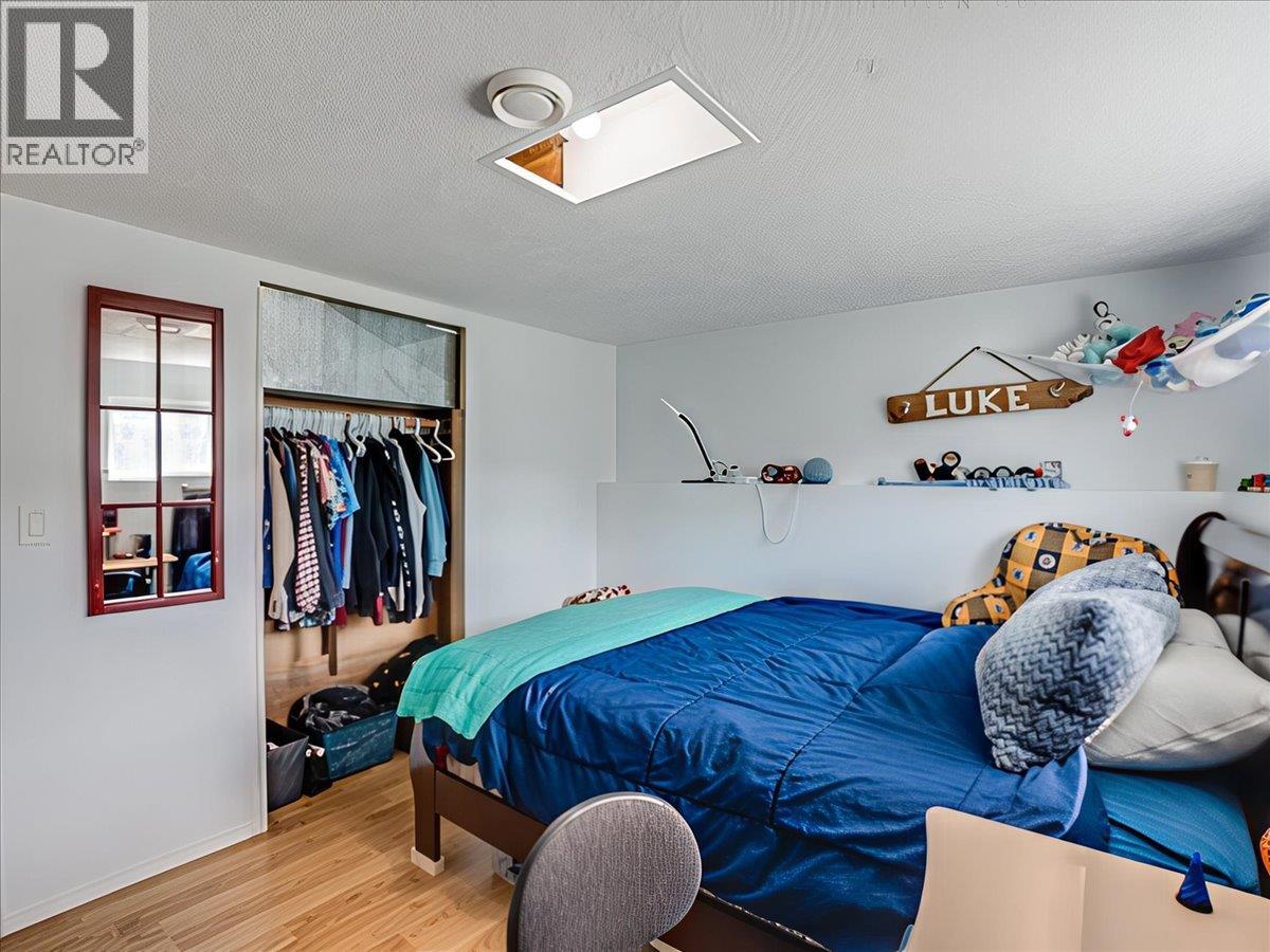 8392 Theatre Road, Trail, British Columbia  V1R 4W2 - Photo 35 - 10384808