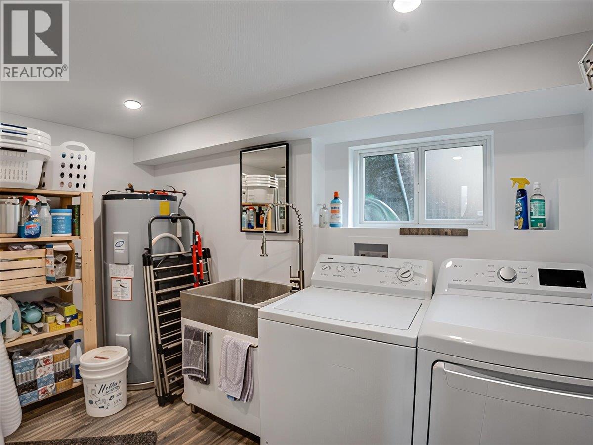 8392 Theatre Road, Trail, British Columbia  V1R 4W2 - Photo 38 - 10384808