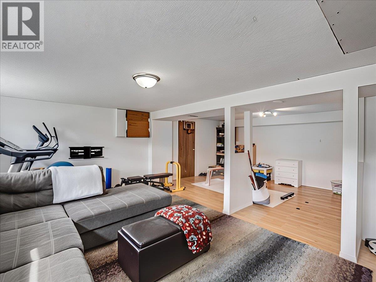 8392 Theatre Road, Trail, British Columbia  V1R 4W2 - Photo 30 - 10384808