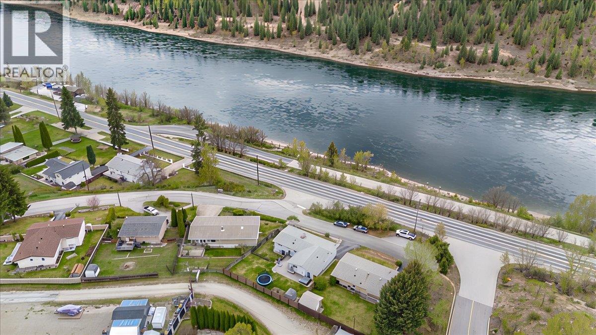 8392 Theatre Road, Trail, British Columbia  V1R 4W2 - Photo 55 - 10384808