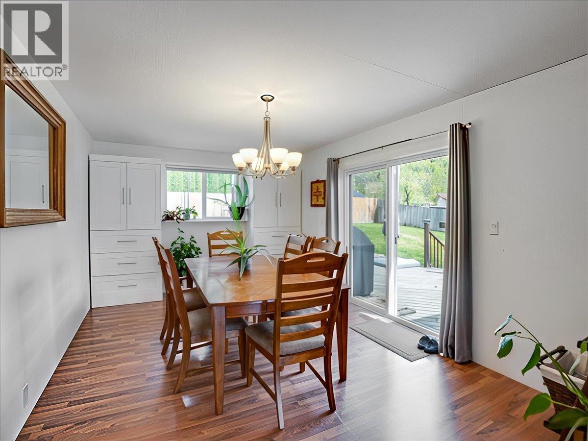 8392 Theatre Road, Trail, British Columbia  V1R 4W2 - Photo 12 - 10384808