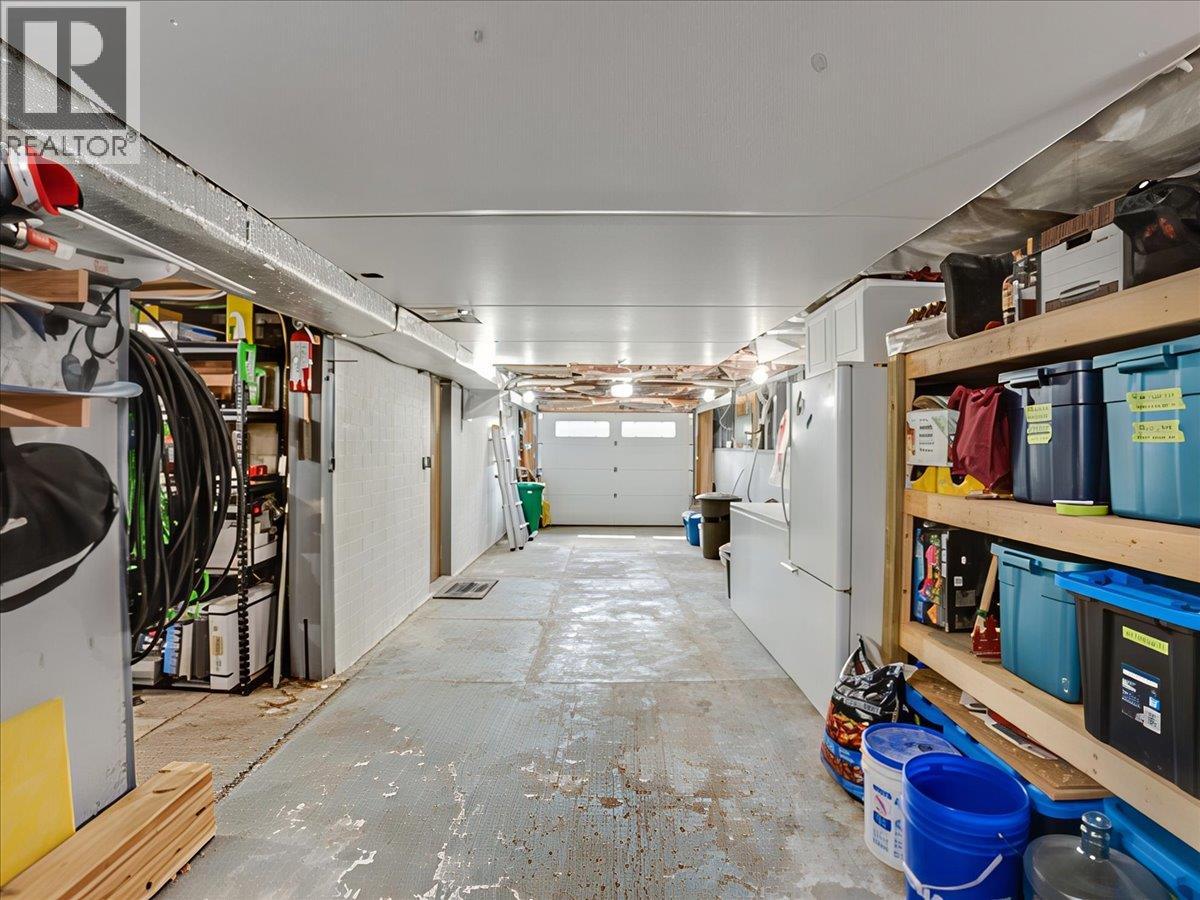 8392 Theatre Road, Trail, British Columbia  V1R 4W2 - Photo 39 - 10384808