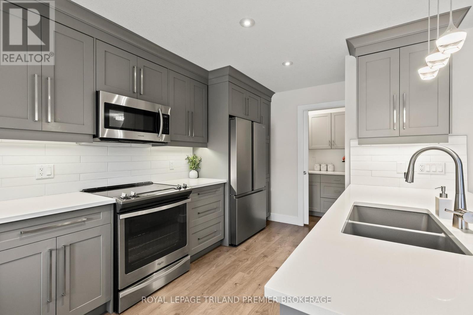 1141 Medway Park Drive, London North, Ontario  N6G 0G1 - Photo 11 - X13044576