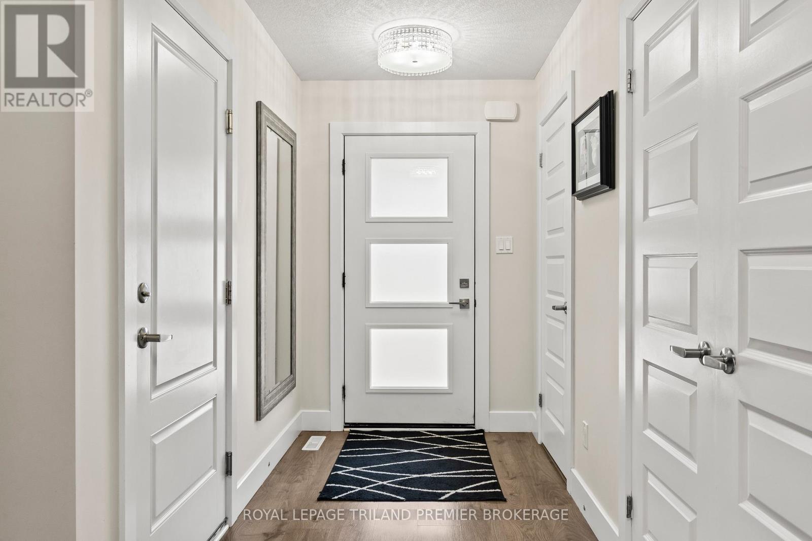 1141 Medway Park Drive, London North, Ontario  N6G 0G1 - Photo 4 - X13044576