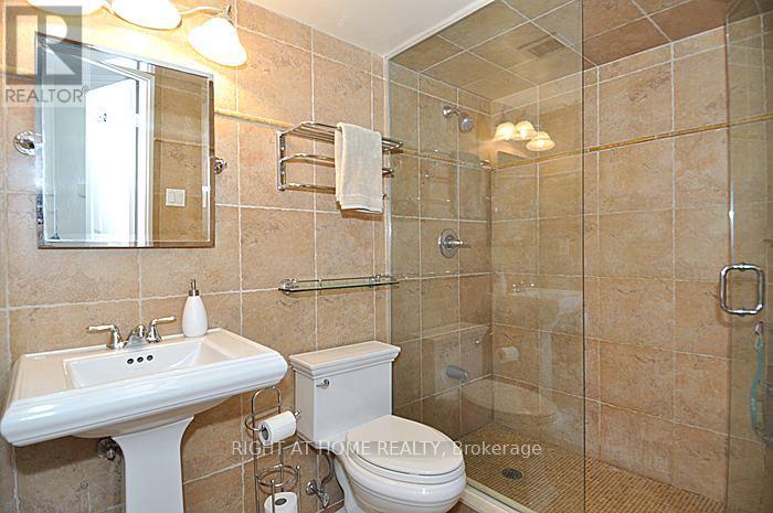 1405 - 280 Simcoe Street, Toronto, Ontario  M5T 2Y5 - Photo 25 - C13044566